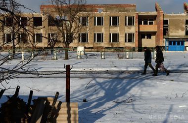 Щоб запропонувати особливий статус Донбасу, треба спочатку його звільнити. Парламентарі по-різному оцінили пропозицію Порошенка надати Донбасу статус особливої економічної зони