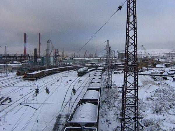 Харкову перепідпорядкують залізничну інфраструктуру Луганської області. Кабінет міністрів прийняв розпорядження про передачу залізничної інфраструктури, розташованої на контрольованій Україною території Луганської області, у підпорядкування Південної залізниці