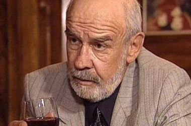 Донька актора Льва Борисова уперше розповіла, чому її батька не змогли врятувати. Донька знаменитого "Антибіотика" актриса Надія Борисова вперше розповіла, чому її батько помер так стрімко.