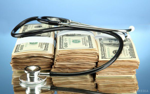 Луганським лікарям видали зарплати в доларах. Луганським медикам видали зарплати в доларах США. Як повідомило інформоване джерело співробітники лікарні ГУМВС отримали від 50 до 300 доларів. 