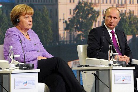  Володимира Путіна не будуть запрошувати на червневий саміт «Великої сімки» у Баварії - Меркель. Причина - події в Україні. 