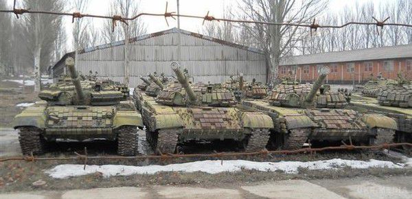 РНБО: по Горлівці рухається колона танків протяжністю 3 км. У Горлівці Донецької області рухається колона танків, що розтягнулася на 3 км. 