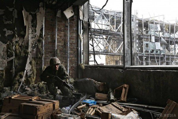 Бойовики з ранку намагаються захопити Донецький аеропорт, - штаб АТО. "Кіборги" отримують потужну підтримку, противник несе втрати. 