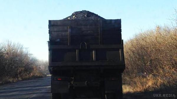Мародери з АТО: в районі Ласкутовки «знайшлися» 66 тонн вугілля. 15 січня біля залізничної станції в с. Лоскутовка співробітники УДСБЕЗ ГУМВС затримали три вантажних автомобіля. 