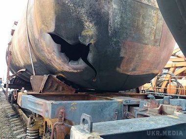 Загоряння цистерн в Харківській області кваліфікували як диверсію. При огляді місця події на цистерні з паливом було виявлено зовнішнє пошкодження.