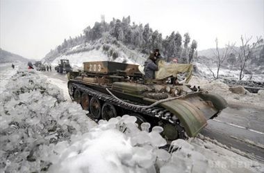 Бойовики на Донбасі виганяють мешканців з села. Бандити погрожують місцевому населенню