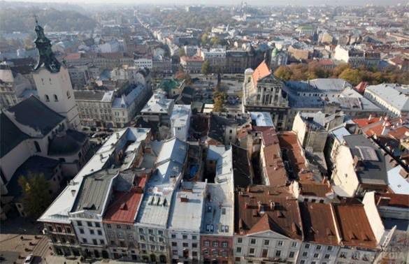 Варшава святкує 70-річчя визволення від фашизму. Представники польської влади, дипломатичного корпусу, ветерани, школярі у Варшаві взяли участь в урочистому заході біля могили Невідомого солдата