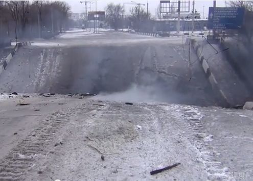 У Донецьку знищений Путиловський міст (фото). У Донецьк знищений Путиловський міст, який знаходиться в безпосередній близькості від аеропорту Донецька, де йдуть запеклі бої. 