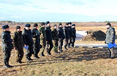 Дніпропетровці ховаються від повісток в погребі. В області нарахували тисячі молодих людей, які не хочуть нести службу