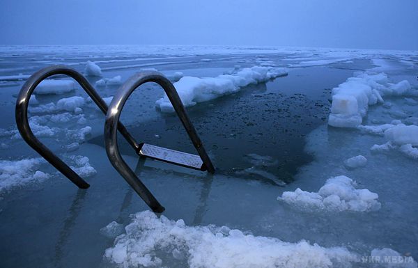 Як на війні відзначали Водохреща. Українські військовослужбовці і добровольці, які беруть участь в АТО, відсвяткували православне свято - Хрещення Господнє