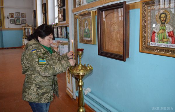 Терористи обстріляли машини губернатора Луганської області Геннадія Москаля та народного депутата Марії Матіос. За словами Москаля, за останні кілька діб в селі снарядами були пошкоджені та зруйновані більше десяти будинків, а також школа і православна церква
