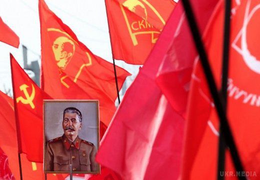 Більша частина росіян вважають, що Йосип Сталін зіграв позитивну роль у житті країни. Згідно з даними опитування, рейтинг підтримки Сталіна в цьому році досяг максимальної позначки.