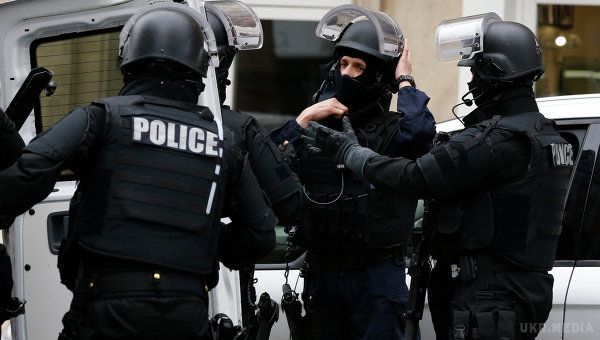 У Франції за підозрою в підготовці теракту затримані росіяни. П'ятеро росіян затримані у французькому департаменті Еро за підозрою в підготовці терористичного акту. Затримані є вихідцями з Північного Кавказу