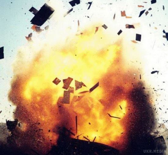 Бойовики підірвали міст між Станицею і Луганськом. Близько півгодини тому був підірваний автомобільний міст між Станицею Луганською та окупованим Луганськом. 