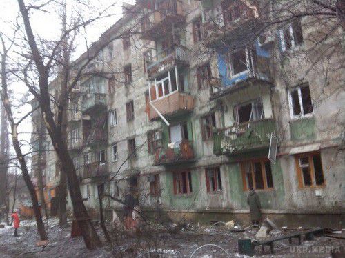 Стаханов руйнують для картинки російських ЗМІ (фото, відео). Сьогодні, 21 січня, близько 7:00 ранку були обстріляні житлові райони міста Стаханова. 