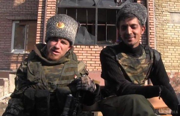 Живі або мертві клоуни Моторола та Гіві?. Відповідь на це питання не має ніякого значення. І Моторола, і Гіві - всього лише телевізійні персонажі. 