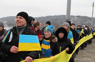 Україна відзначає День Соборності. У цей день 96 років назал возз'єдналася cхідна і західна Україна