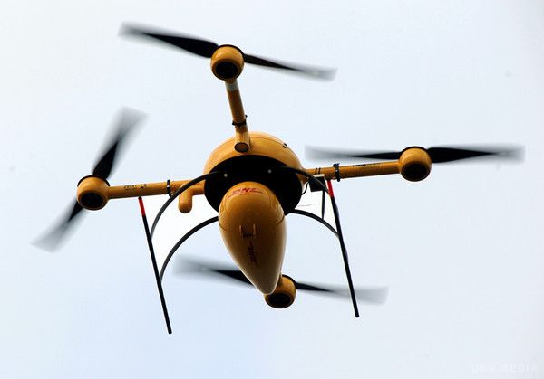 Розроблено безпілотник розміром із коробку сірників (фото, відео). Квадрокоптер SKEYE Nano Drone з габаритами 4 х 4 х 2,2 см, швидше за все, стане самим мініатюрним пристроєм у світі у своїй категорії. 