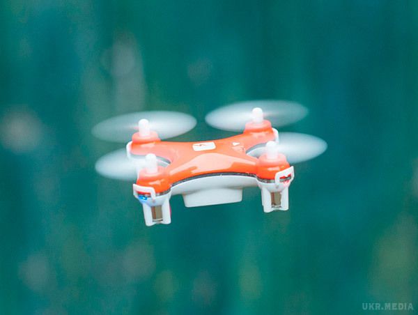 Розроблено безпілотник розміром із коробку сірників (фото, відео). Квадрокоптер SKEYE Nano Drone з габаритами 4 х 4 х 2,2 см, швидше за все, стане самим мініатюрним пристроєм у світі у своїй категорії. 