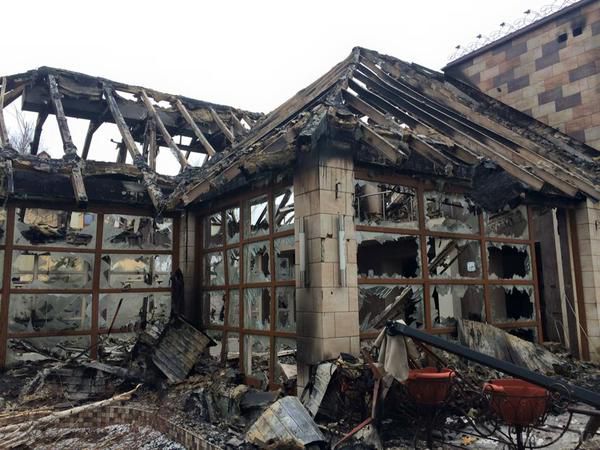 ЗСУ продовжують утримувати позиції в Пісках: від обстрілу бойовиків зруйновано багато будинків (фоторепортаж). У мережі з'явилися фотографії руйнувань у населеному пункті Піски, який продовжують обороняти українські військові. 
