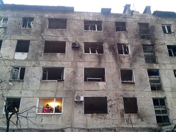 Горлівка - три дні під щільним вогнем. Фото. Відео. У соціальних мережах горлівчани діляться наслідками триденного обстрілу міста. Тим часом офіційні дані опубліковані на сайті Горлівської міськради.