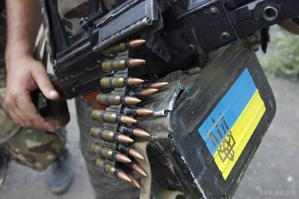 Бійці ЗСУ відбили атаку бойовиків під Троїцьким. Українські військовослужбовці успішно відбили атаку, пошкодили кілька одиниць техніки.
