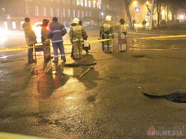 У центрі Одеси стався вибух, постраждалих немає. За даними міліції, в каналізаційному колодязі вибухнула суміш