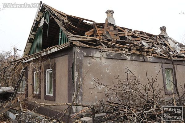 Під час обстрілу загинув місцевий житель Макіївки. Ввечері 23 січня в результаті обстрілу Макіївки Донецької області один чоловік загинув, а дві жінки отримали поранення. 