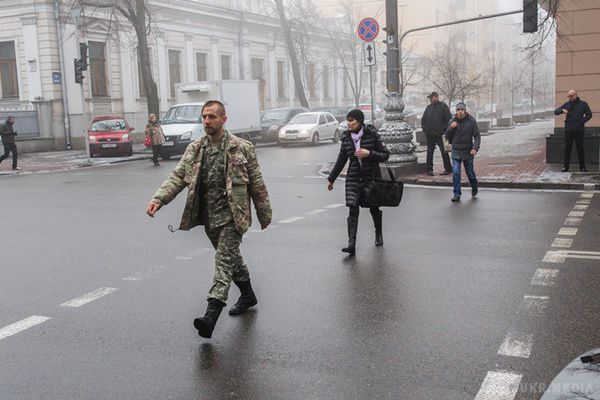 Елітний автопарк: на яких машинах їздять наші політики. На яких машинах приїжджають на роботу народні обранці?