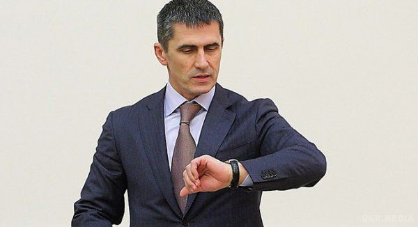 Порошенка переконували звільнити неспроможного  начальника Генштабу і Ярему. " Два вечора підряд провели з Семеном Семенченко в Адміністрації Президента. Переконували команду Петра Порошенка, що країні потрібні нові люди, які здатні очолити оборону та боротьбу з корупцією ", — повідомив нардеп.