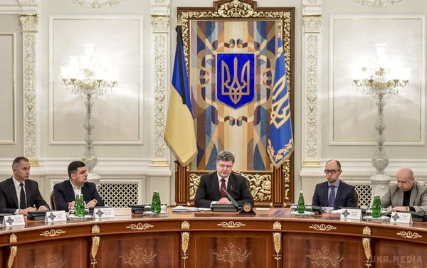 Підсумки засідання РНБО: Київ наважився на серйозні кроки. Рада національної безпеки і оборони України на зборах у неділю схвалив перелік рішень щодо обороноздатності держави.