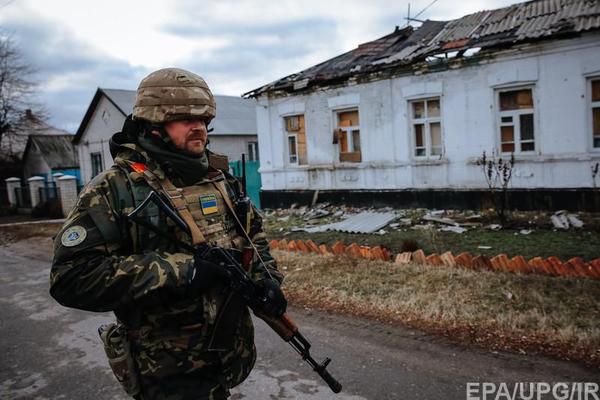 Терористи тричі намагалися атакувати ЗСУ під Санжаровкою. Всі атаки відбиті. Протягом дня найбільш напружена ситуація в зоні АТО відзначалася на Дебальцевському напрямку. Російсько-терористичні війська продовжують масований обстріл позицій українських військових, наша артилерія веде контрбатарейну боротьбу.
