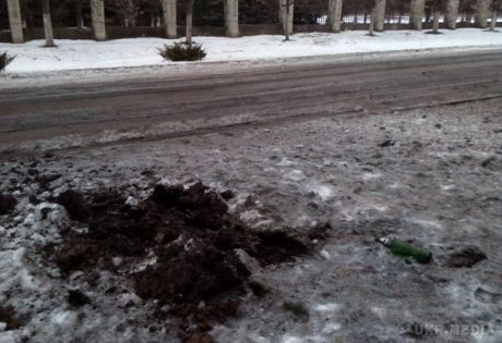 У Світлодарську Донецької області снаряд впав біля лікарні, загинула медсестра. У вівторок, 27 січня, терористи обстріляли місто Світлодарськ поблизу Дебальцеве.