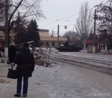 Російські танки помічені в Єнакієво (відео). Сьогодні, 27 січня, по вулицях міста Єнакієве Донецької області пройшла колона російської військової техніки. Н