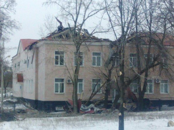 Фотофакт: Донецький інститут залізничного транспорту після обстрілу. У мережі з'явилися фото руйнувань в будівлі Донецького інституту залізничного транспорту. 