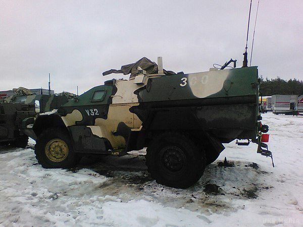 Бойовики «ЛНР» перетворили «Транспеле» стоянку для військової техніки (фоторепортаж). 