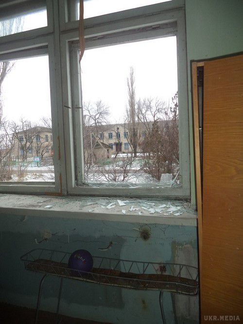 «Дебальцевський котел»: під обстрілом бойовиків Світлодарськ, Луганське, Мироновский (фото). 27 січня від обстрілу бойовиків постраждали три сусідніх населених пунктів Світлодарськ, Луганське та Миронівський