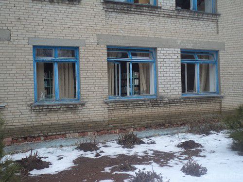 «Дебальцевський котел»: під обстрілом бойовиків Світлодарськ, Луганське, Мироновский (фото). 27 січня від обстрілу бойовиків постраждали три сусідніх населених пунктів Світлодарськ, Луганське та Миронівський