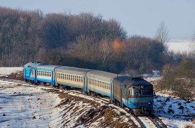 У Луганській області відновили рух важливого дизель-потяга. Відновлення маршруту знизить соціальне напруження
