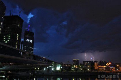 Москвичів вранці 1 лютого розбудила Гроза. Жителі Москви вранці в неділю, 1 лютого, стали свідками рідкісного погодного явища - в останній місяць зими в столицю прийшла гроза.