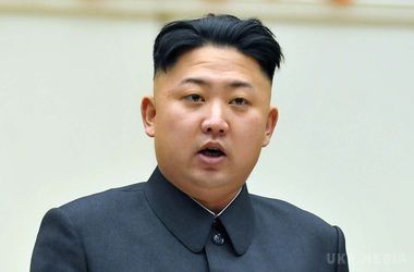 Лідер КНДР заявив про готовність до ядерної війни. Північнокорейський лідер Кім чен Ин заперечує можливість діалогу з США і заявляє про готовність до "будь-якої війни", включаючи ядерну.