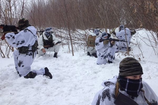 Близько 3,5 тисяч бойовиків беруть участь в активних діях на Дебальцевському плацдармі. Протягом останніх діб російсько-терористичні війська продовжували активні дії в районі Дебальцевського плацдарму.