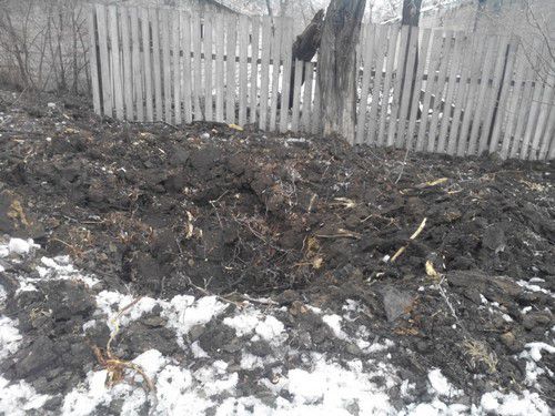 Розбите і спорожніле селище Стахановець (фото, відео 18+). Починаючи з 27 січня селище Стахановець (Золоте-3) перебуває під безперервним обстрілом. 