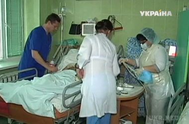 У Херсоні оголосили траур за бійцями, які загинули в польовому таборі. В обласній лікарні досі перебувають вісім постраждалих
