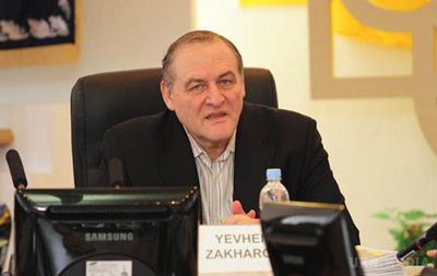 Чому не потрібно тягнути українців в армію насильно. Пропозиція змушувати кожного військовозобов'язаного, який виїжджає за межі України, брати довідку у військкоматі - неправильно