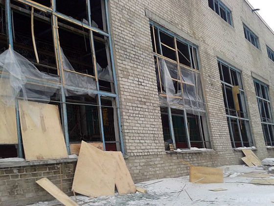 Вночі бойовики намагалися прорвати українські позиції в районі Дебальцеве - штаб АТО. Бої на Дебальцевському напрямку не припинялися протягом чотирьох годин.