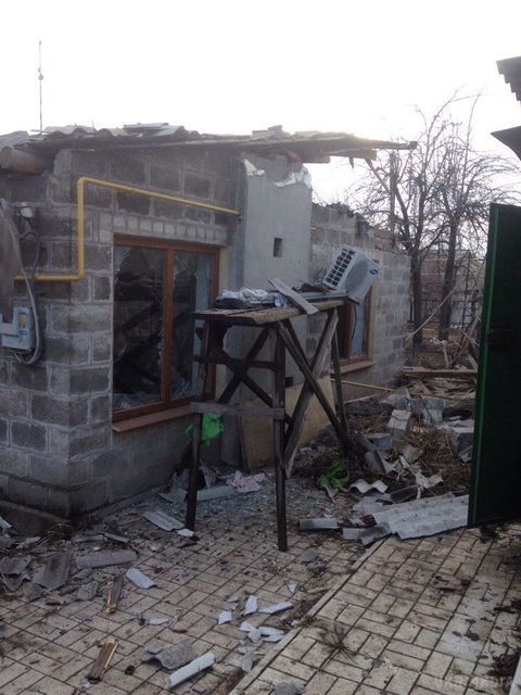 Ситуація в Донецьку: у місті звучать залпи і гинуть люди, а бойовики нарощують сили (фото). Ранок для жителів почалося з обстрілів