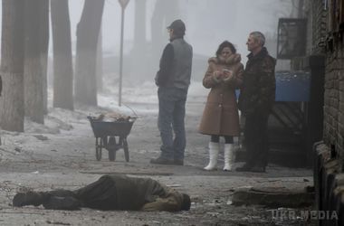 Бої в Дебальцеве не вщухають, на вулицях лежать загиблі – полк "Азов". Протягом дня в Дебальцеве не вщухають бойові дії