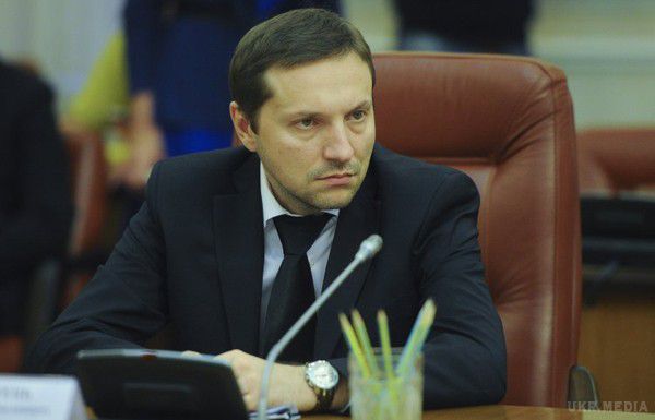 Стець: Кабмін звільнив гендиректора КРРТ від виконання обов'язків. Міністр інформації Юрій Стець повідомив в соцмережі, що Кабінет Міністрів відсторонив генерального директора Концерну радіомовлення, радіозв'язку і телебачення Олександра Півнюка від виконання обов'язків.
