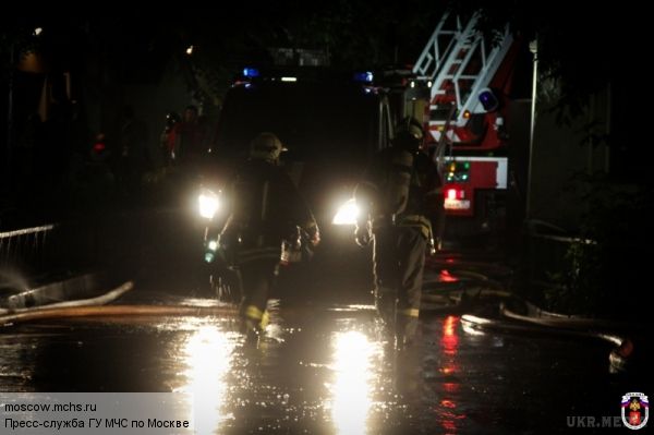 У Москві спалахнув завод з виробництва двигунів для МіГ: фото  з місця подій. На території заводу "Салют", розташованого на проспекті Будьонного на сході Москви, сталася пожежа.